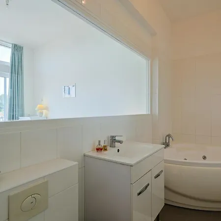 Apartment Tiki Mit Meerblick Und Direkt Am